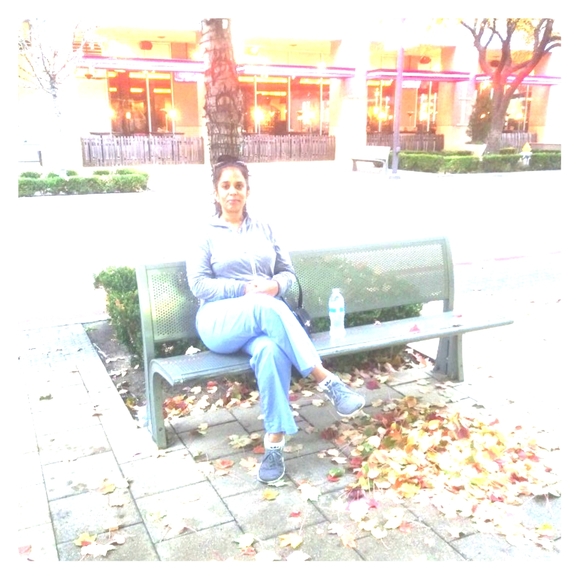 Everything under the kitchen sink... - Picture 1 of 3